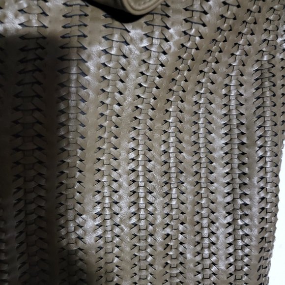 MMS Design Studio Large Olive Green Woven Bucket Bag with Gold Hardware - Picture 10 of 10